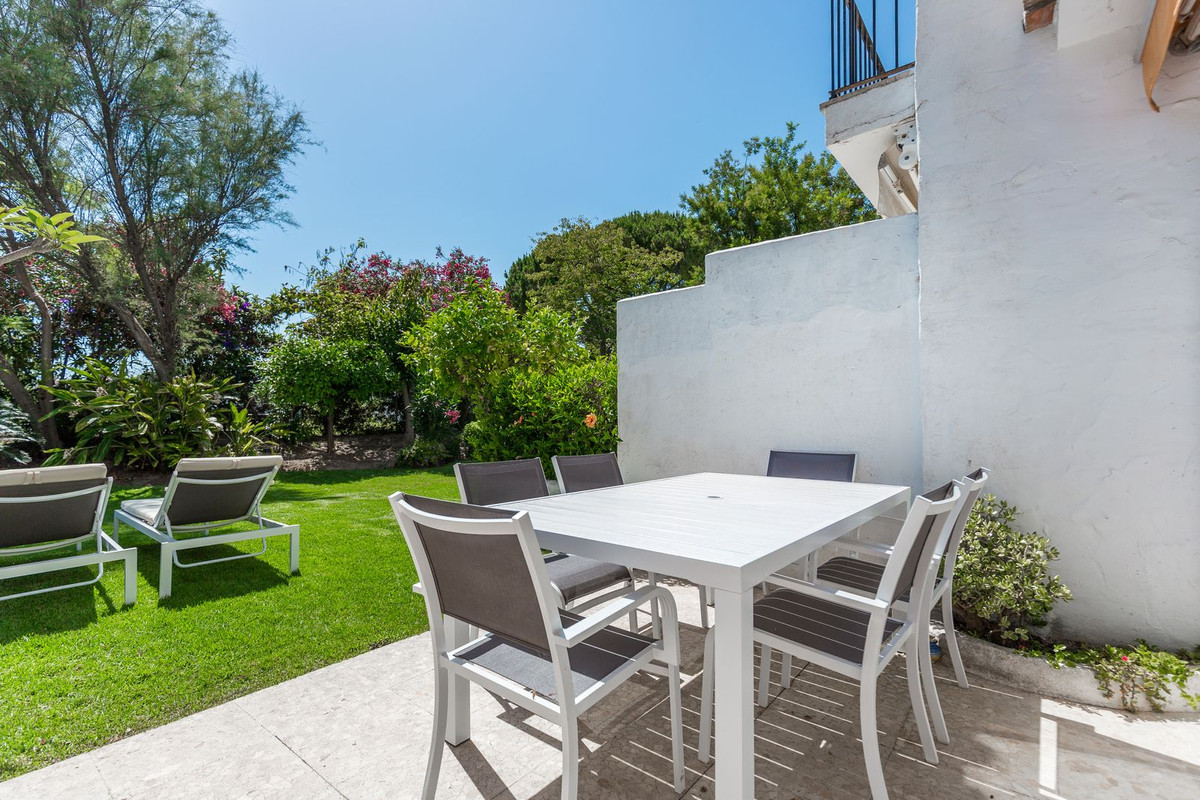 2 Bedroom Townhouse in Marbella - Photo 8
