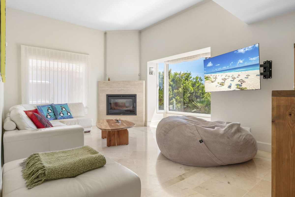 4 Bedroom Villa in Manilva - Photo 9