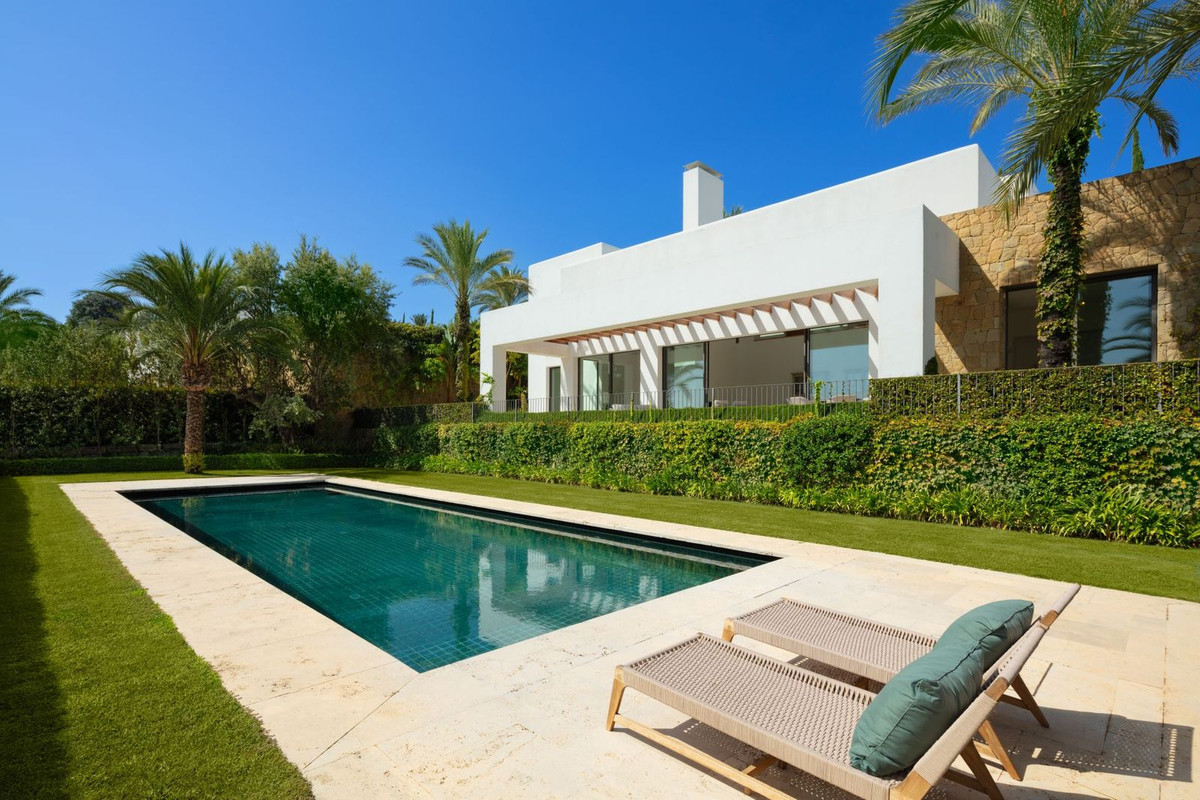 Villa in Casares