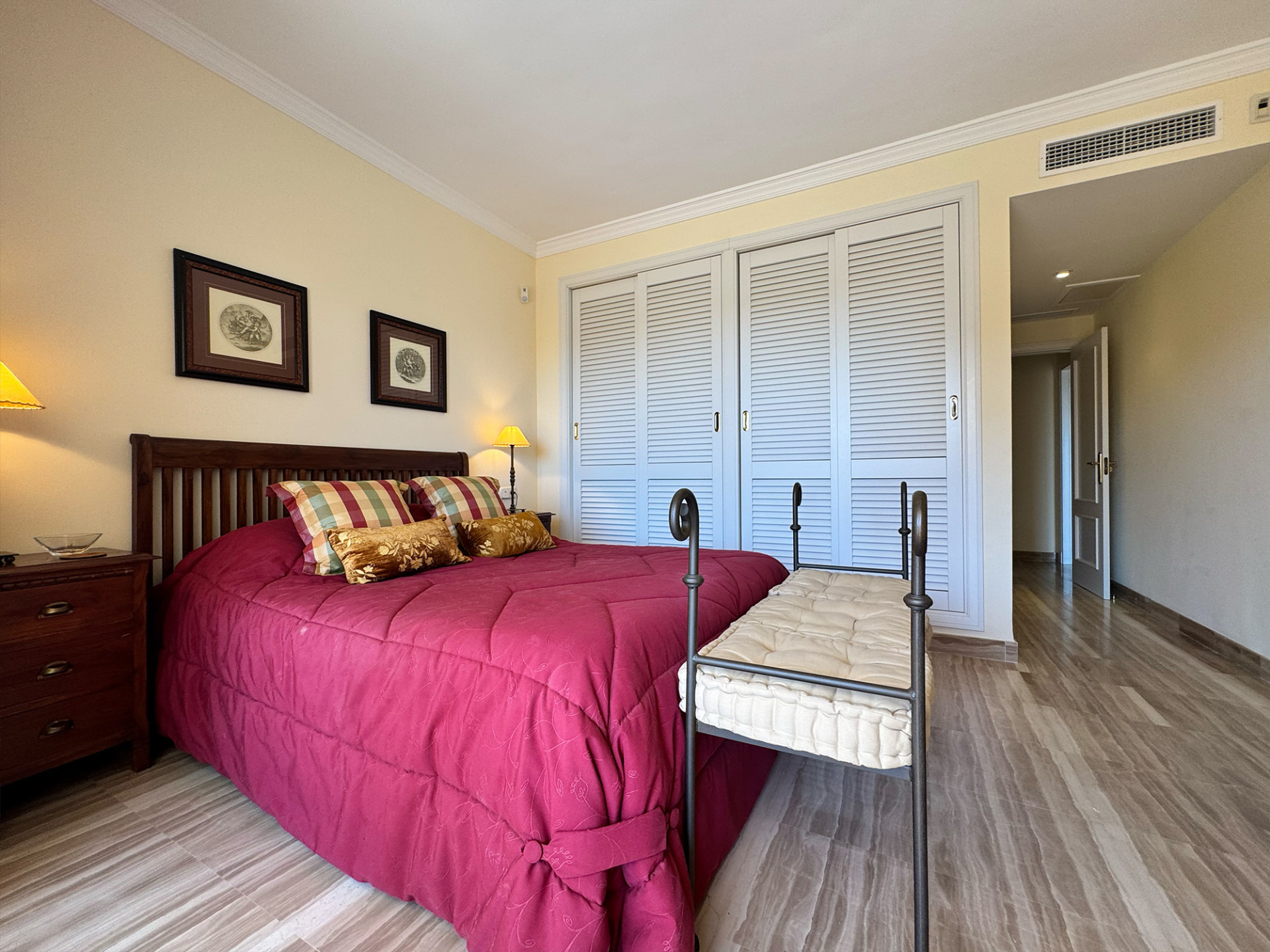 3 Bedroom Apartment in Marbella - Photo 10