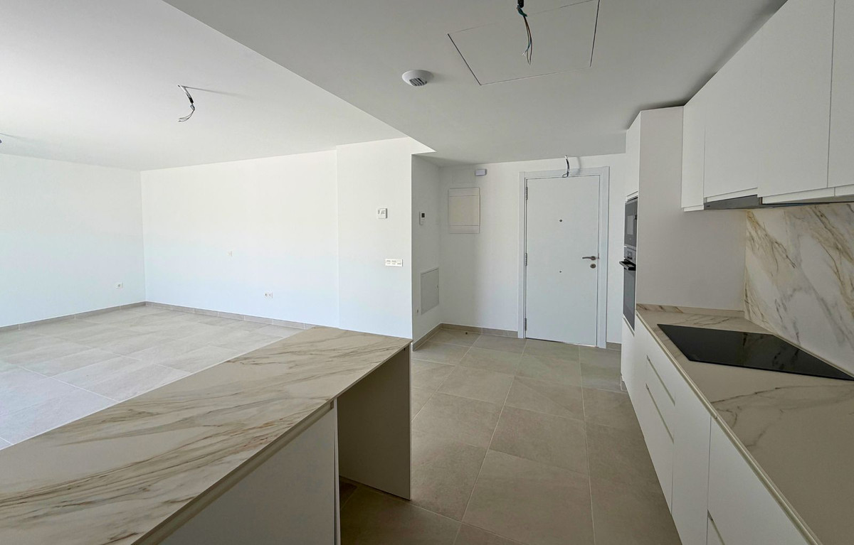 2 Bedroom Penthouse in Mijas - Photo 12