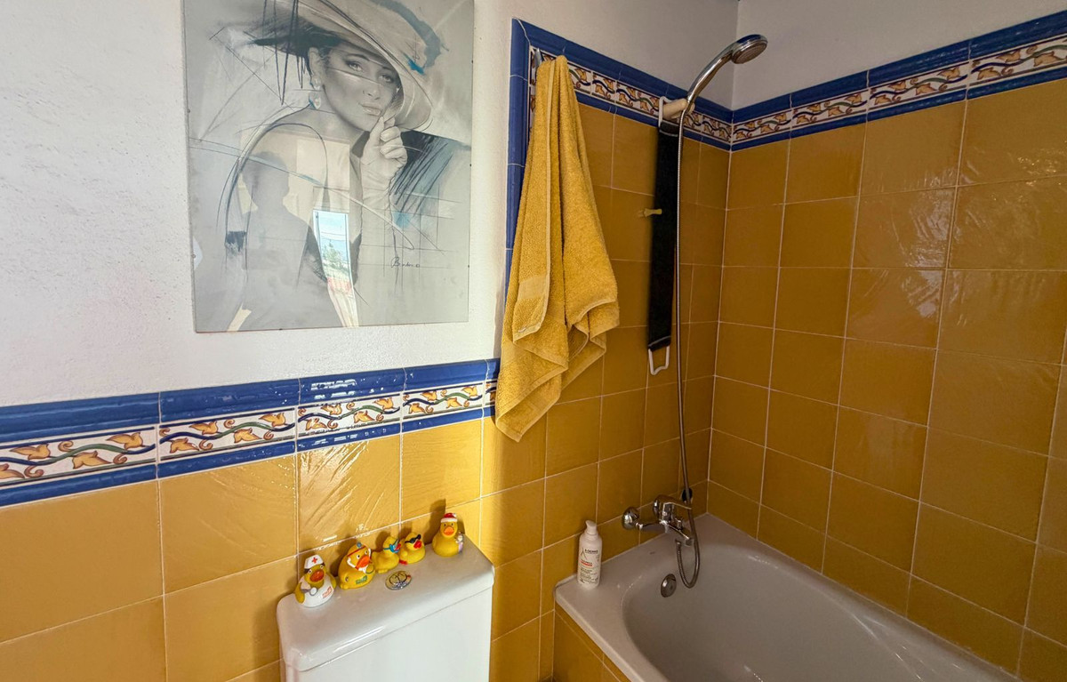 3 Bedroom Townhouse in Marbella - Photo 35