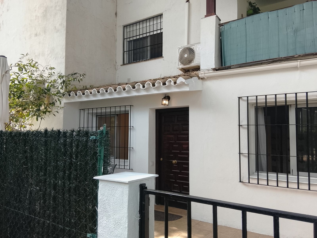 2 Bedroom Apartment in Estepona