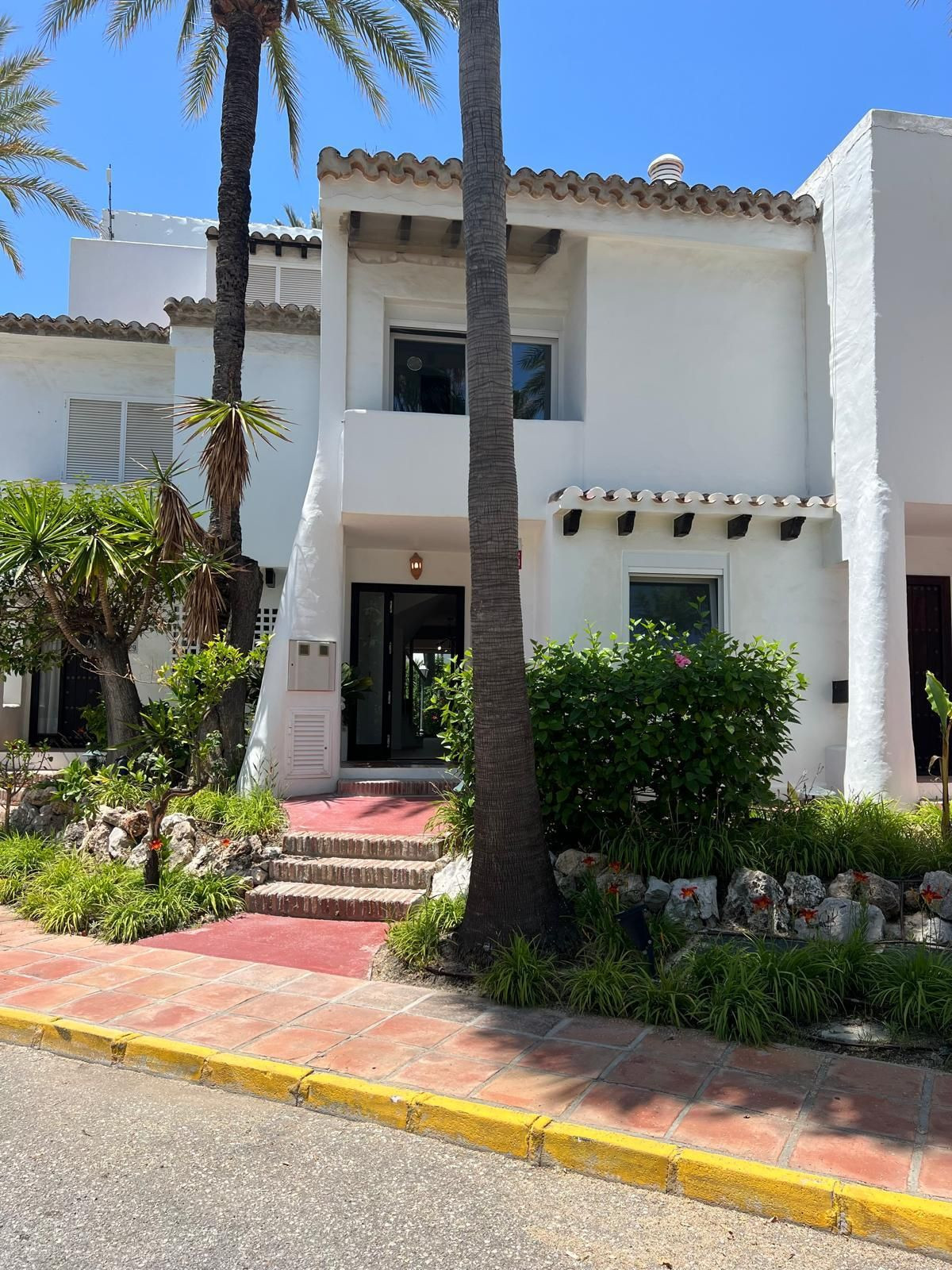 3 Bedroom Townhouse in Estepona - Photo 4