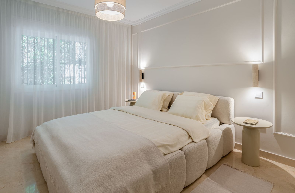 3 Bedroom Apartment in Marbella - Photo 13