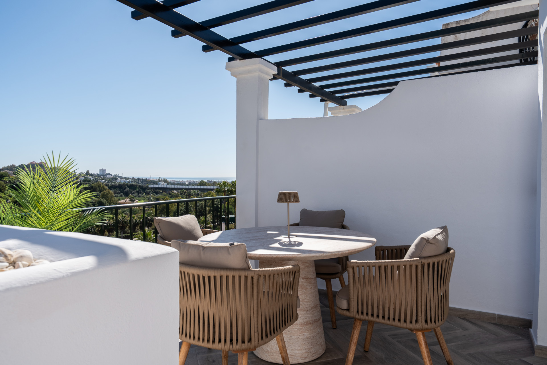 3 Bedroom Penthouse in Benahavís - Photo 36