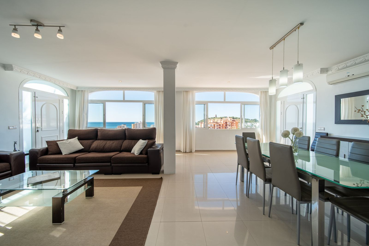 4 Bedroom Villa in Fuengirola - Photo 5