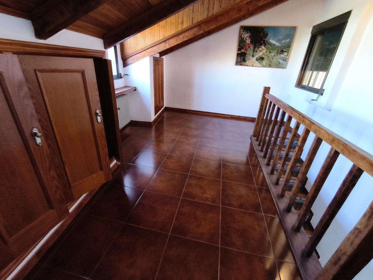 Chalet de 4 dormitorios en Valencia – Foto 24