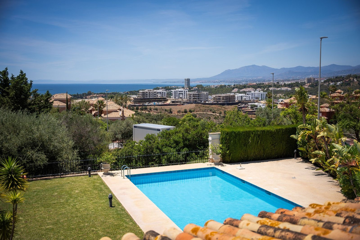 6 Bedroom Villa in Marbella - Photo 32