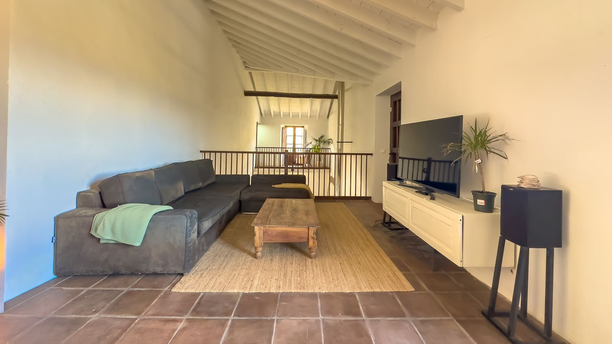 8 Bedroom Country house in Málaga - Photo 44