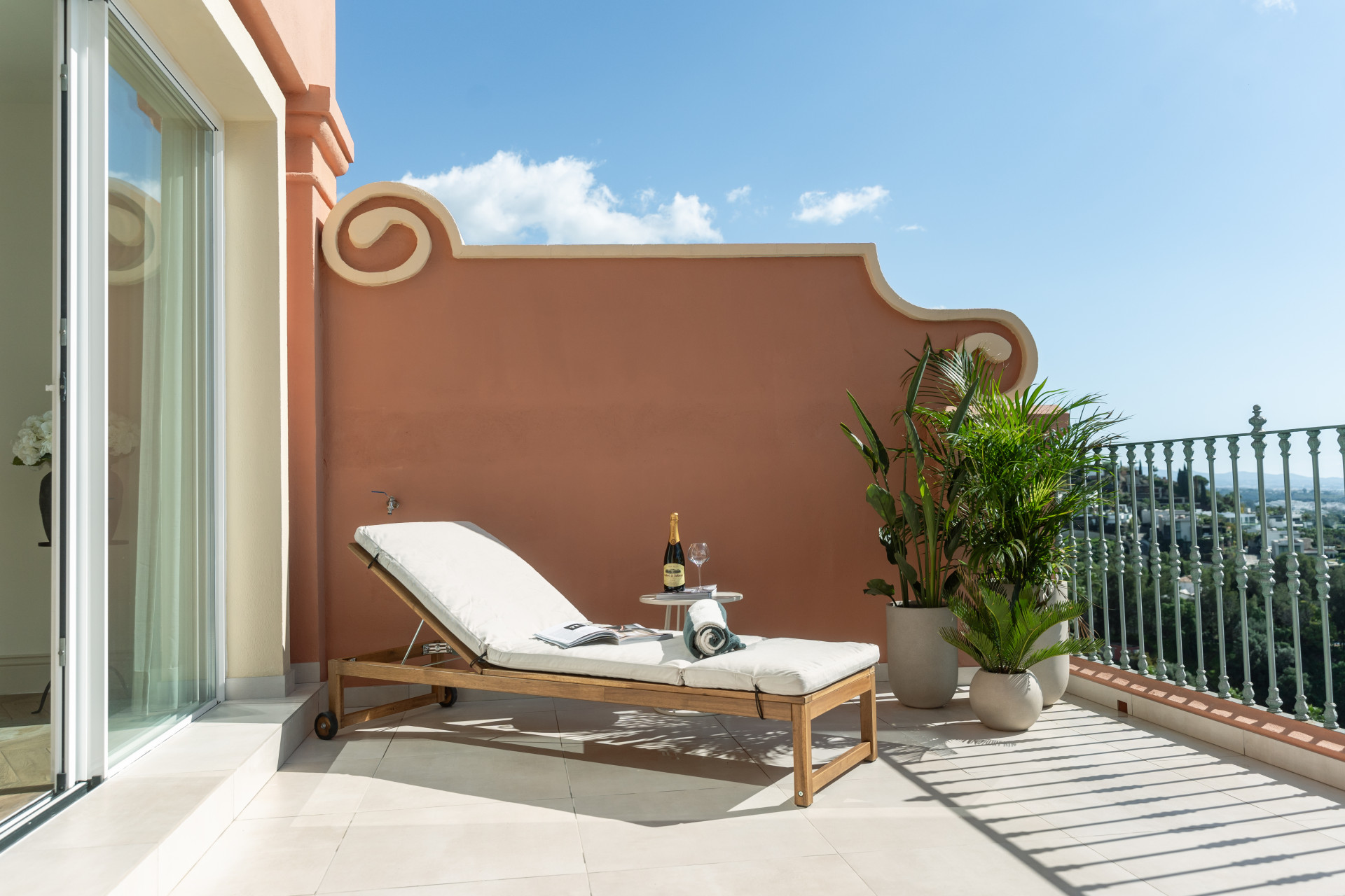 4 Bedroom Townhouse in Benahavís - Photo 15