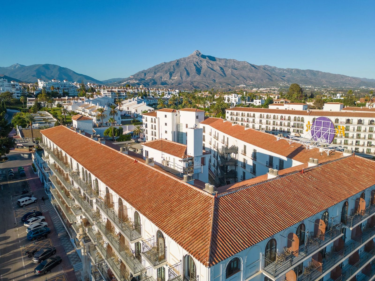 2 Bedroom Apartment in Marbella - Photo 13