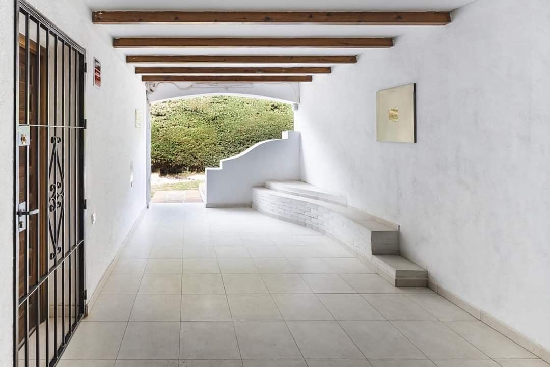 2 Bedroom Apartment in Marbella - Photo 18