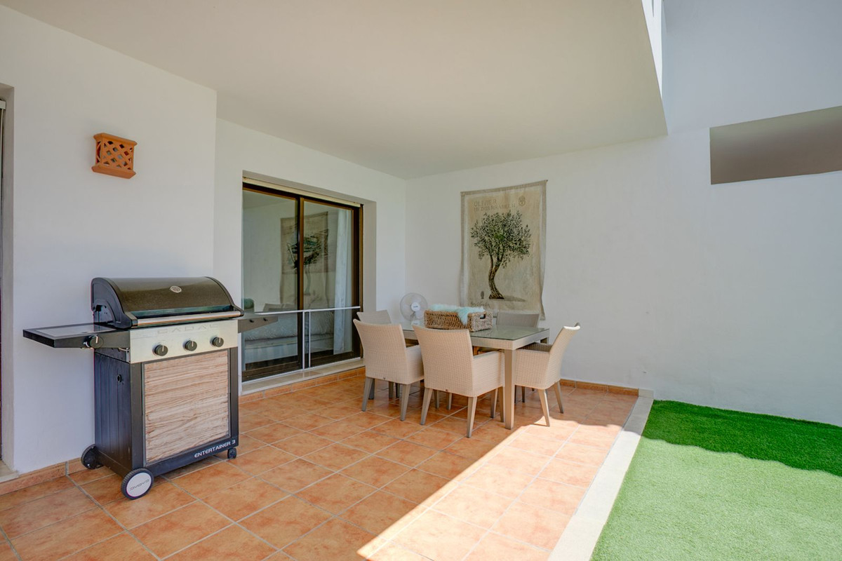 2 Bedroom Apartment in Casares - Photo 7