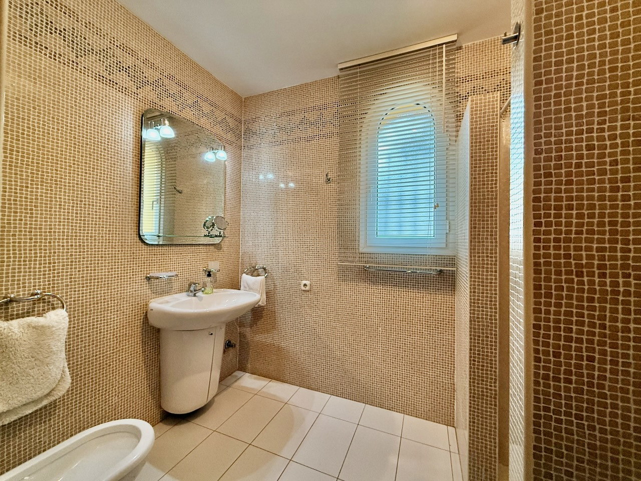 5 Bedroom Villa in La Duquesa - Photo 26