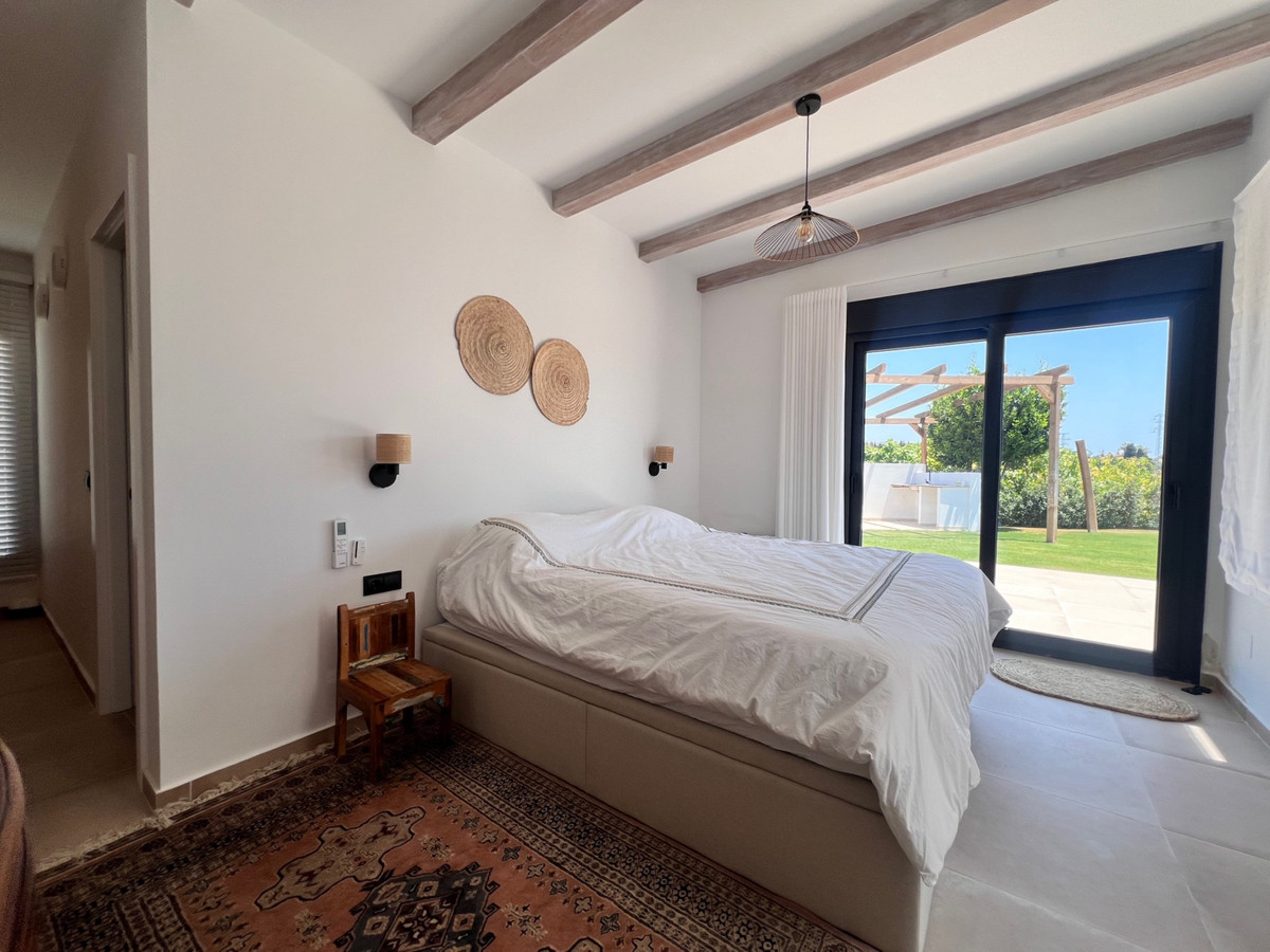3 Bedroom Villa in Estepona - Photo 14