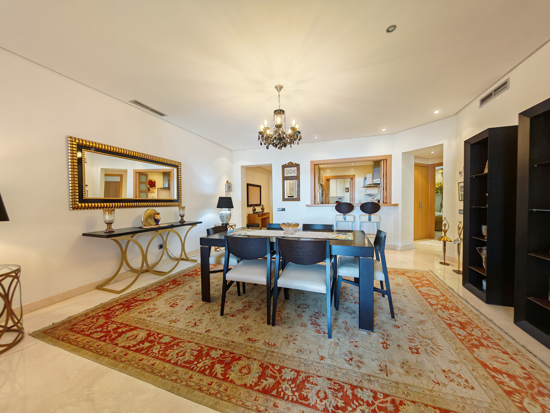 3 Bedroom Apartment in Marbella - Photo 6