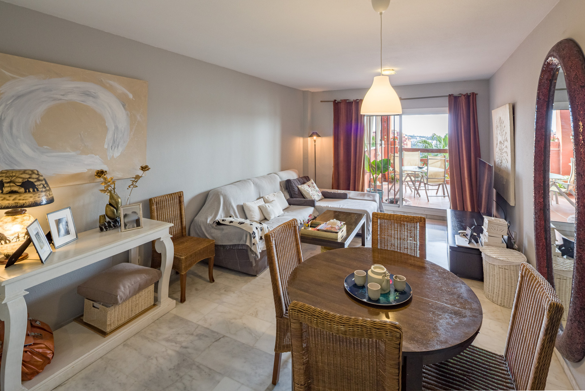 2 Bedroom Apartment in Marbella - Photo 2