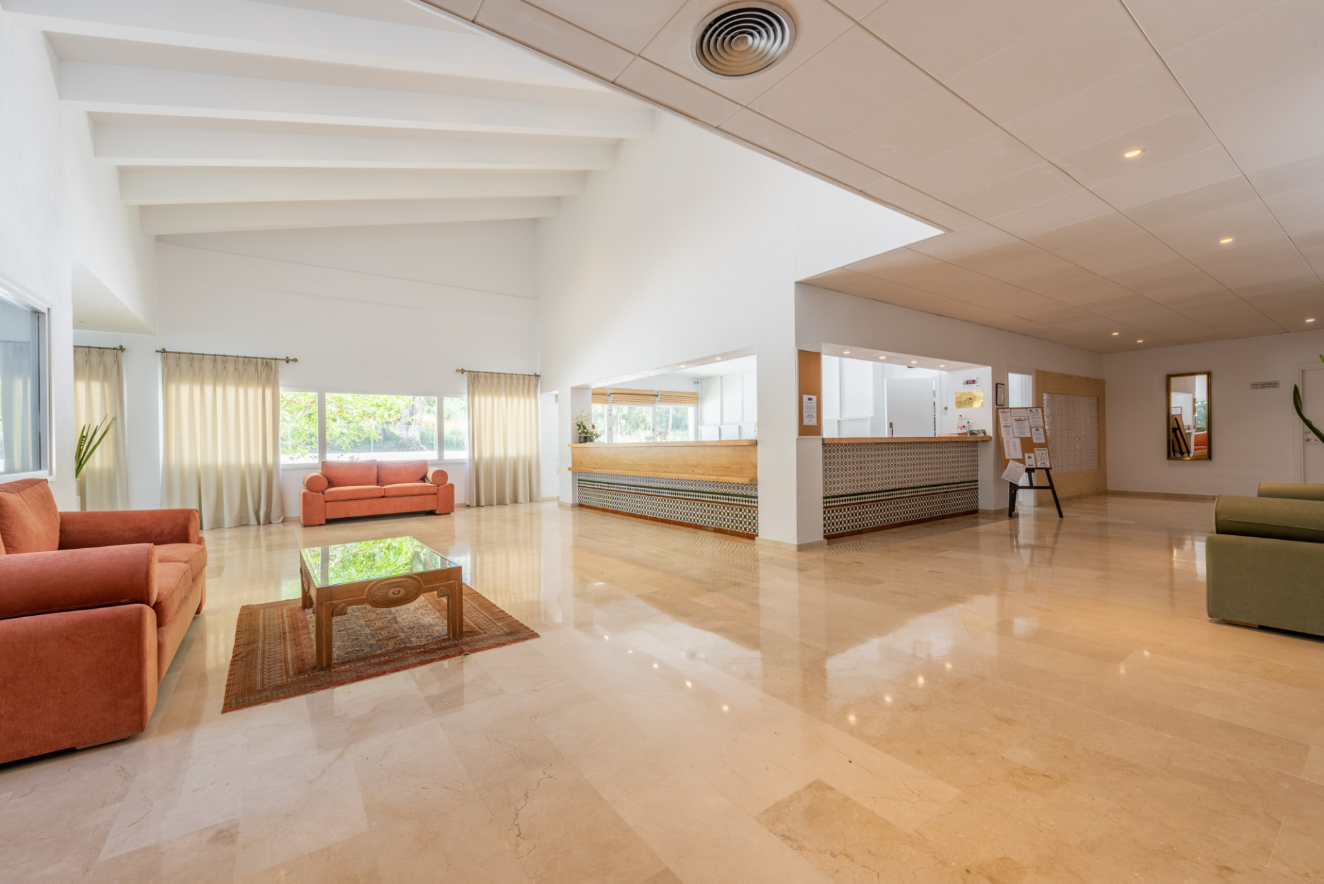 2 Bedroom Apartment in Estepona - Photo 27