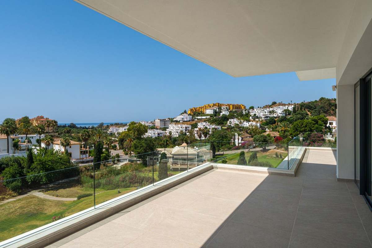 4 Bedroom Villa in Estepona - Photo 17