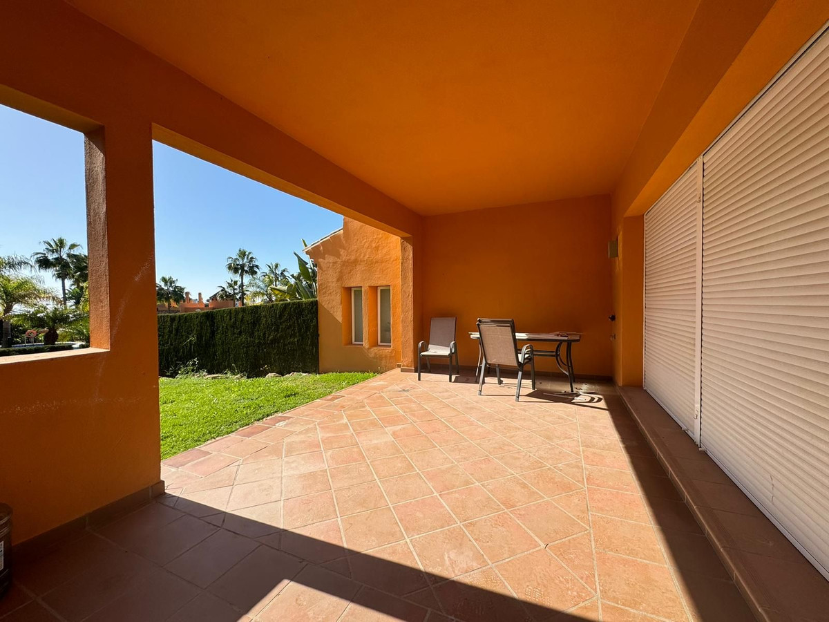 4 Bedroom Villa in Estepona - Photo 4