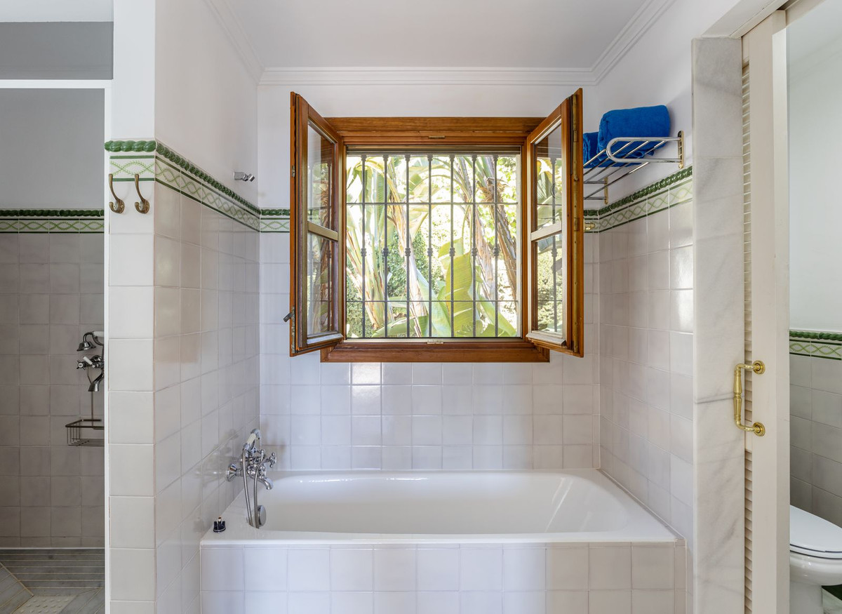 7 Bedroom Villa in Benahavís - Фото 12