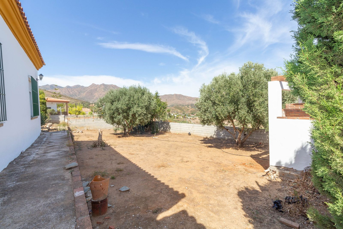 4 Bedroom Country house in Mijas - Фото 35