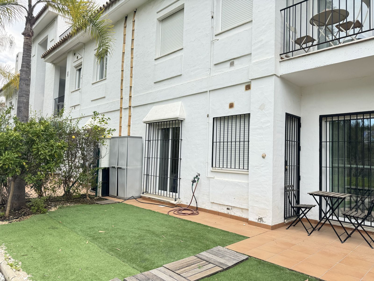 2 Bedroom Apartment in Marbella - Photo 9