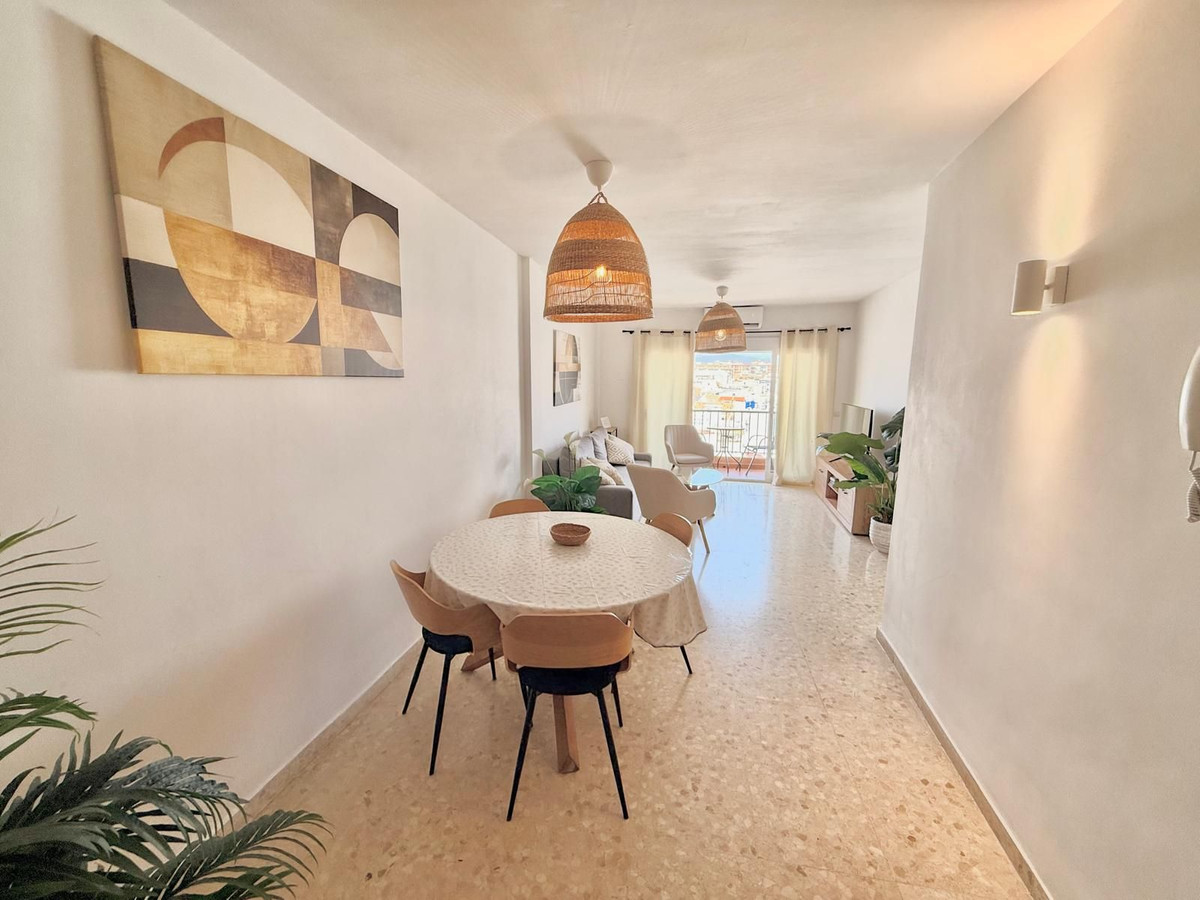 2 Bedroom Penthouse in Fuengirola - Photo 9