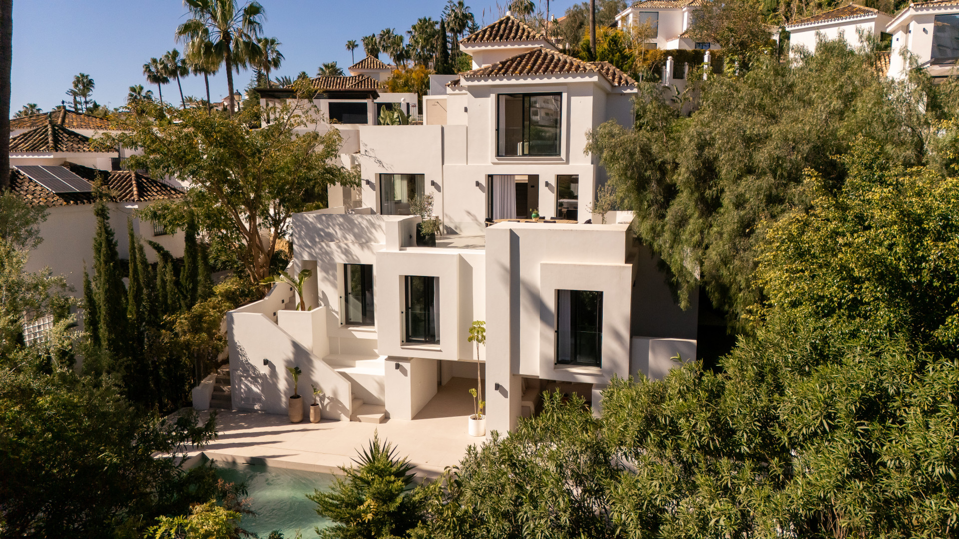 5 Bedroom Villa in Marbella - Photo 32