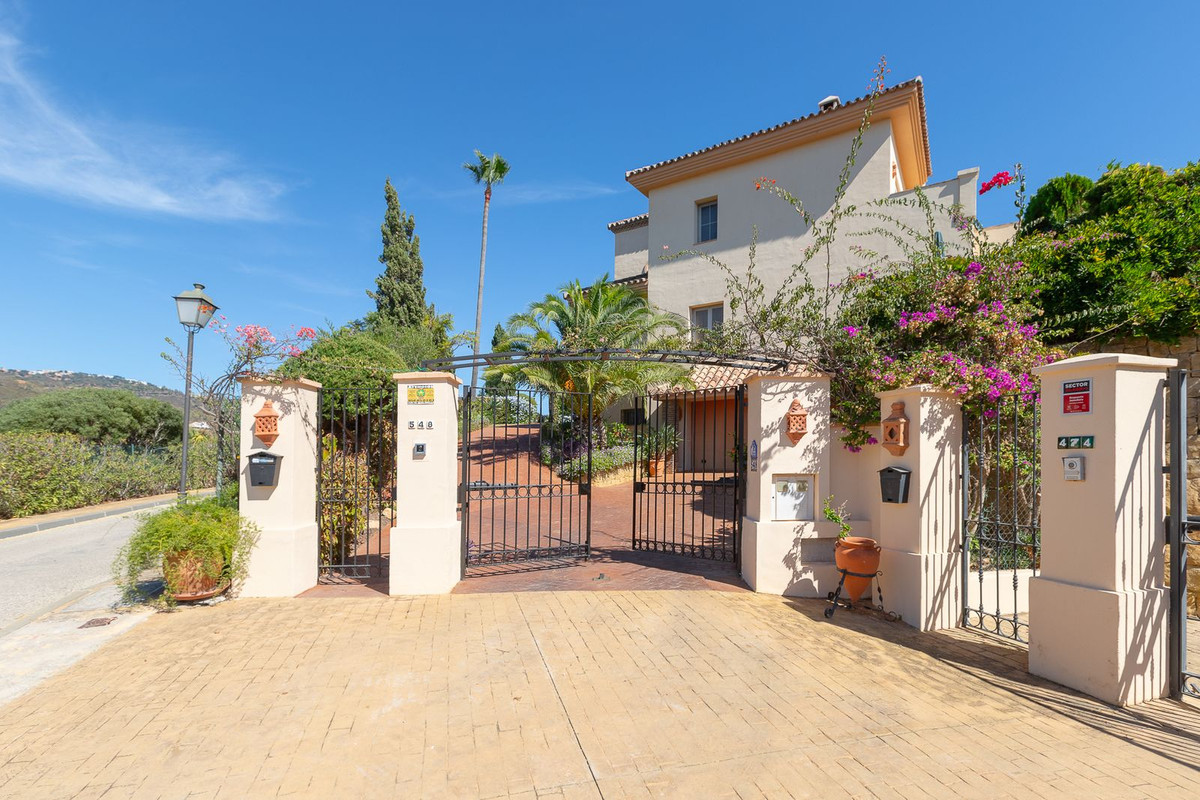 5 Bedroom Villa in Marbella - Photo 33