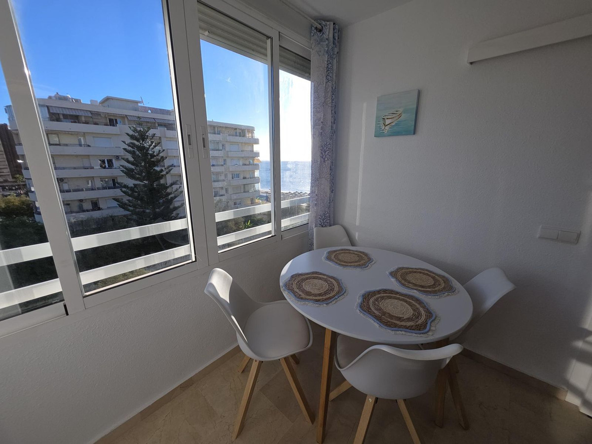 2 Bedroom Apartment in Fuengirola - Photo 11