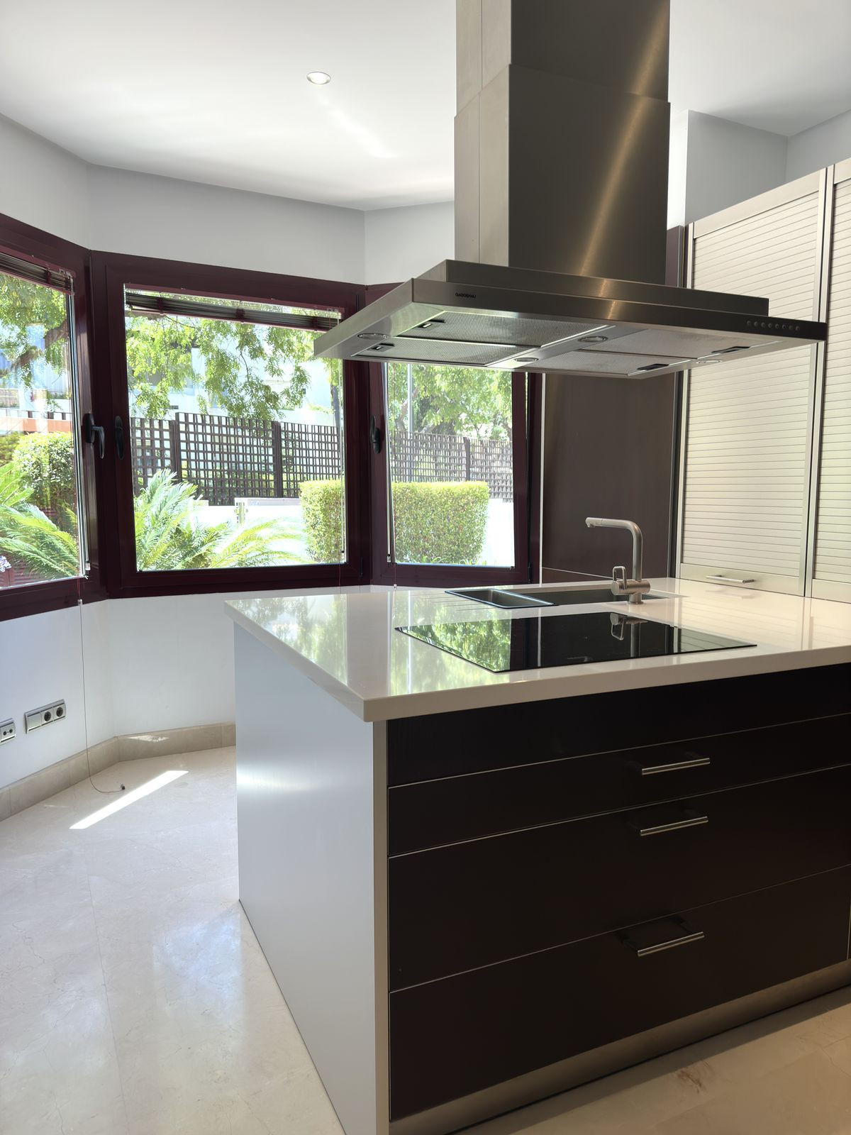 2 Bedroom Apartment in Marbella - Photo 15