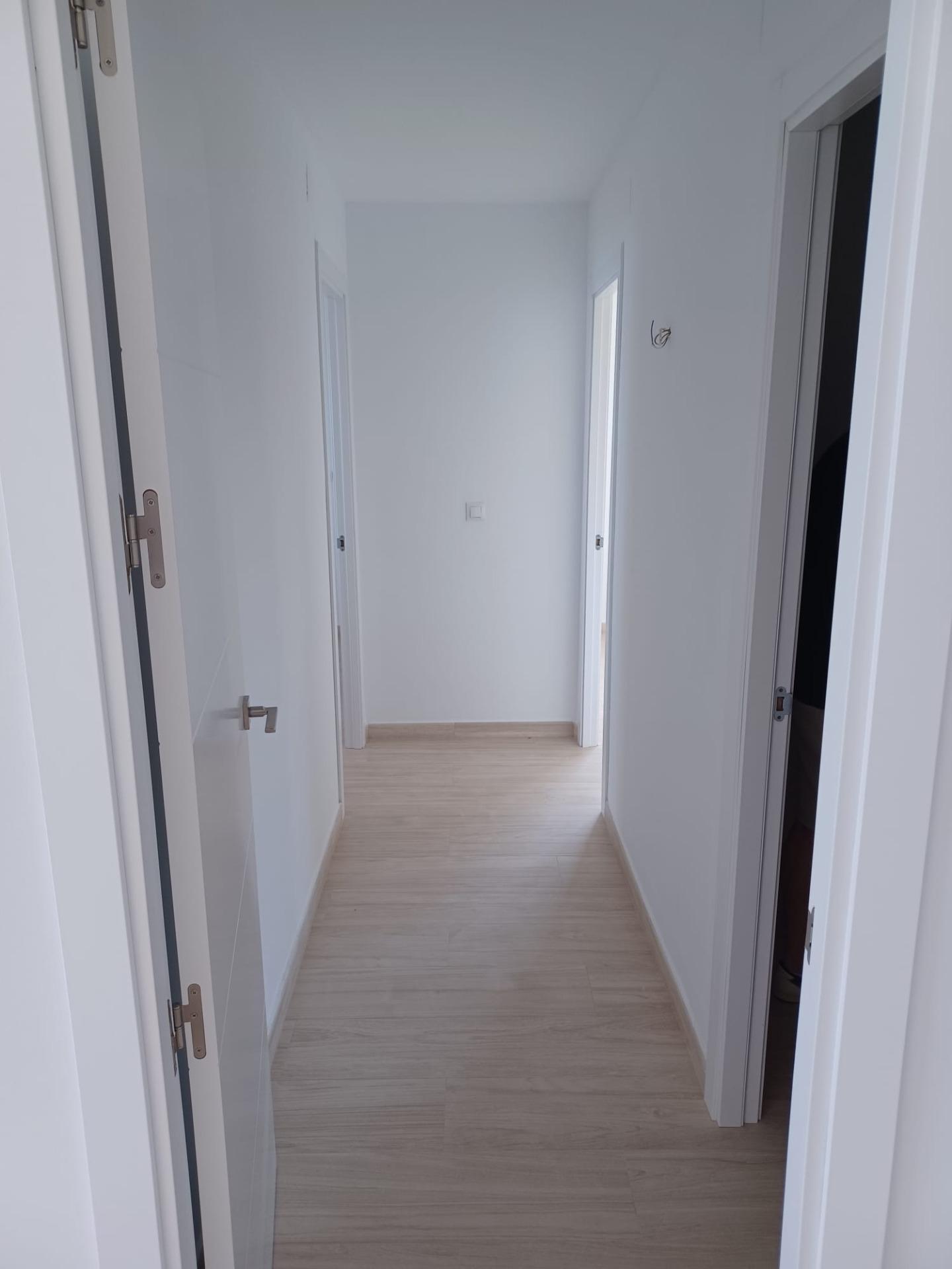 2 Bedroom Apartment in Fuengirola - Photo 5