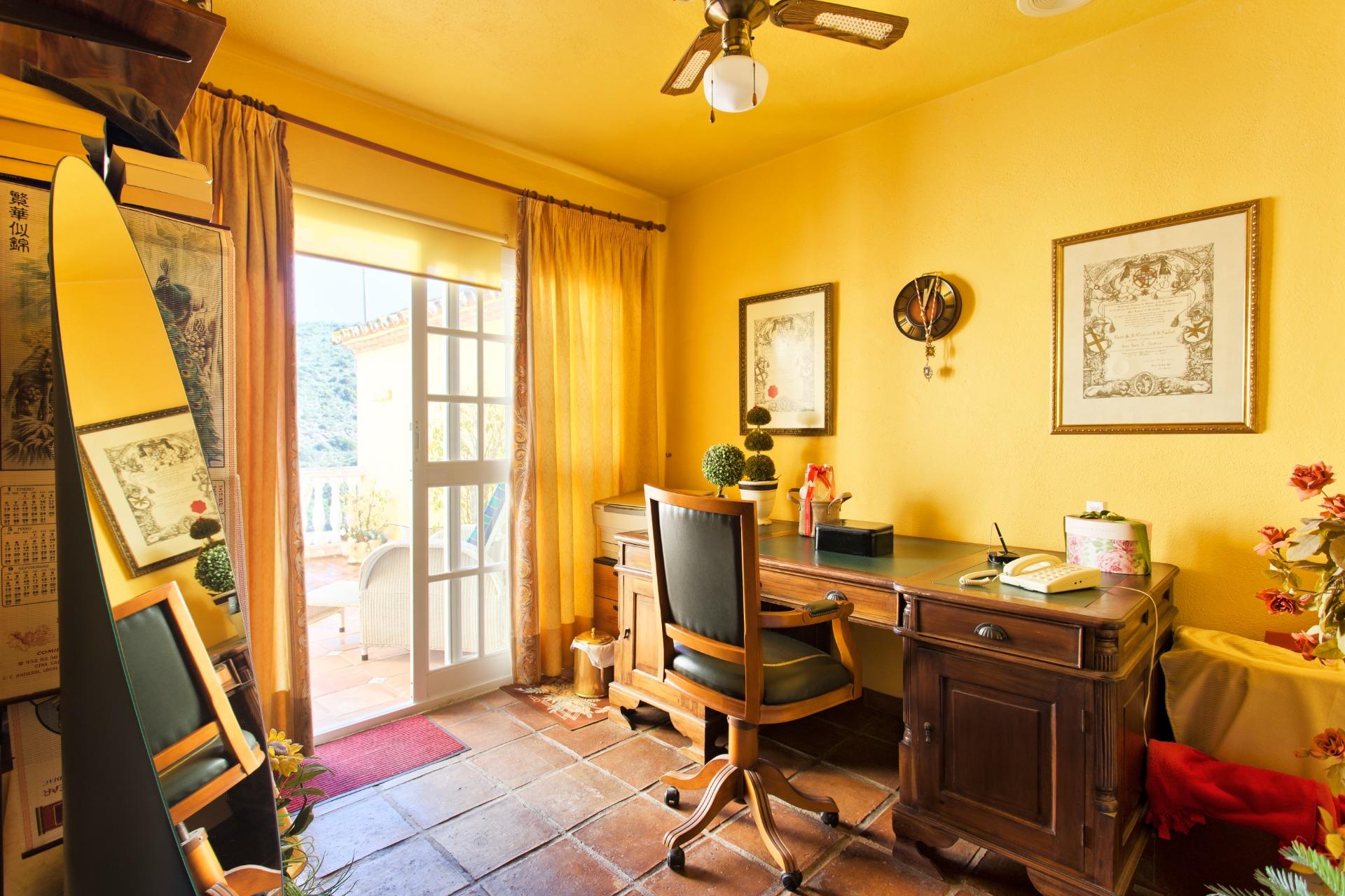 3 Bedroom Townhouse in Benahavís - Photo 17
