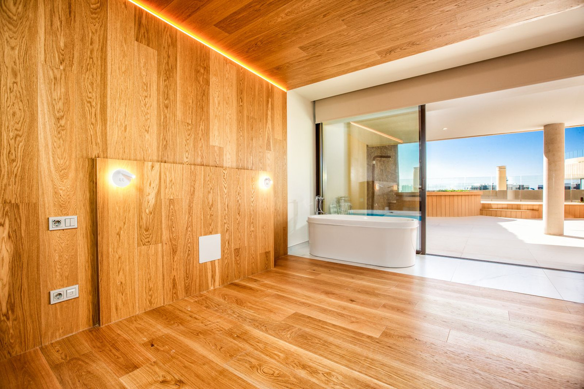 2 Bedroom Apartment in Fuengirola - Photo 20