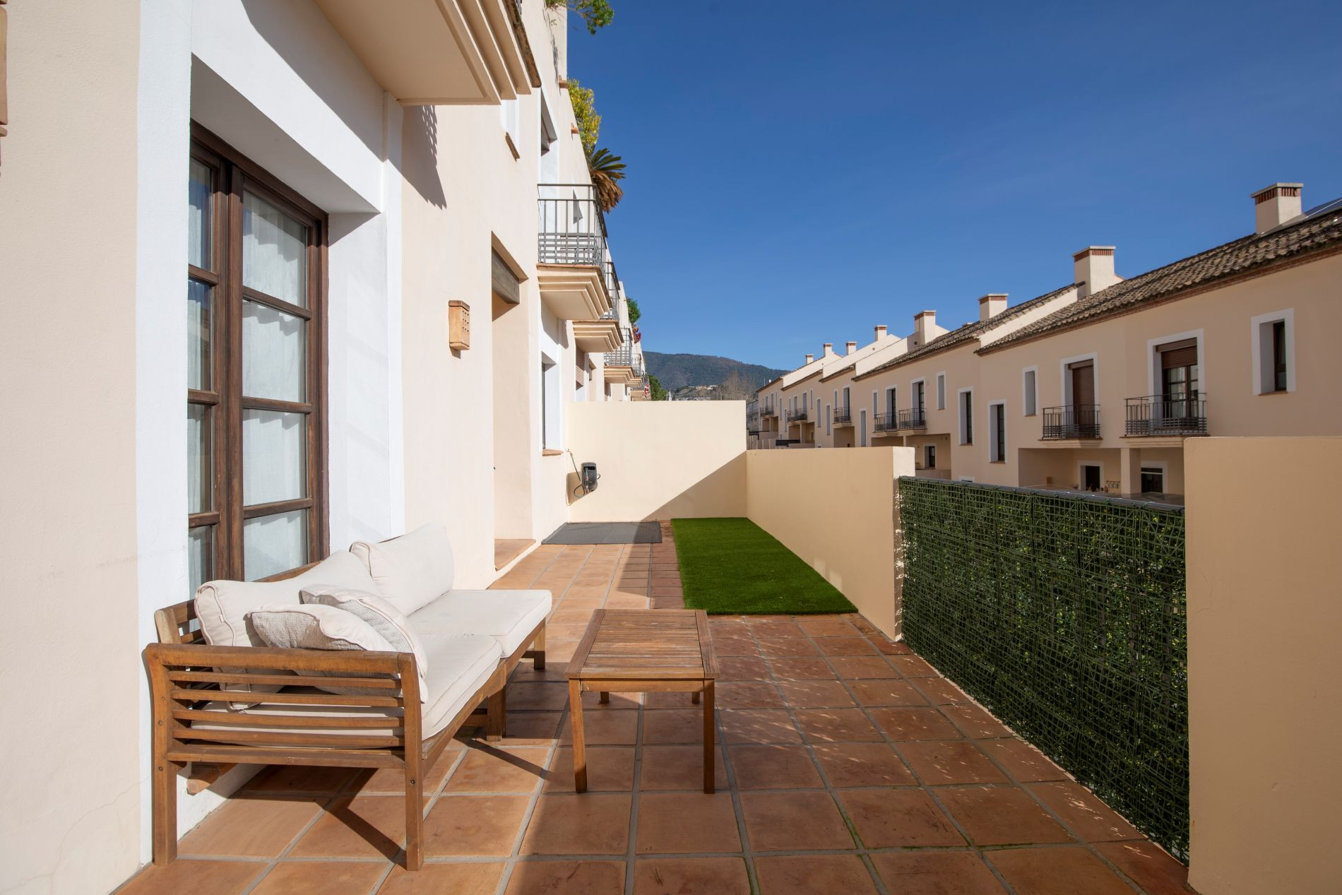 4 Bedroom Townhouse in Benahavís - Photo 23