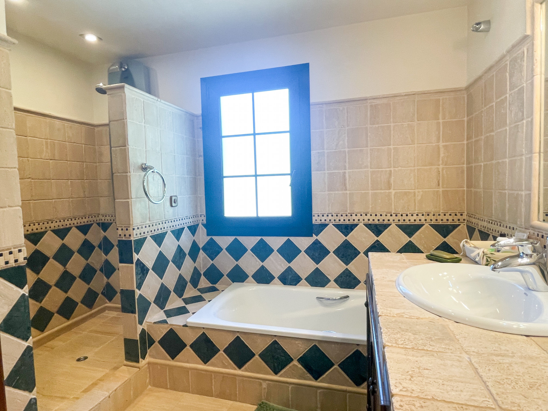 4 Bedroom Villa in Villanueva de la Concepción - Photo 19