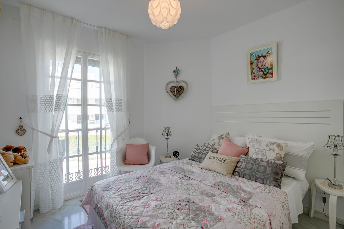 3 Bedroom Townhouse in Estepona - Photo 8
