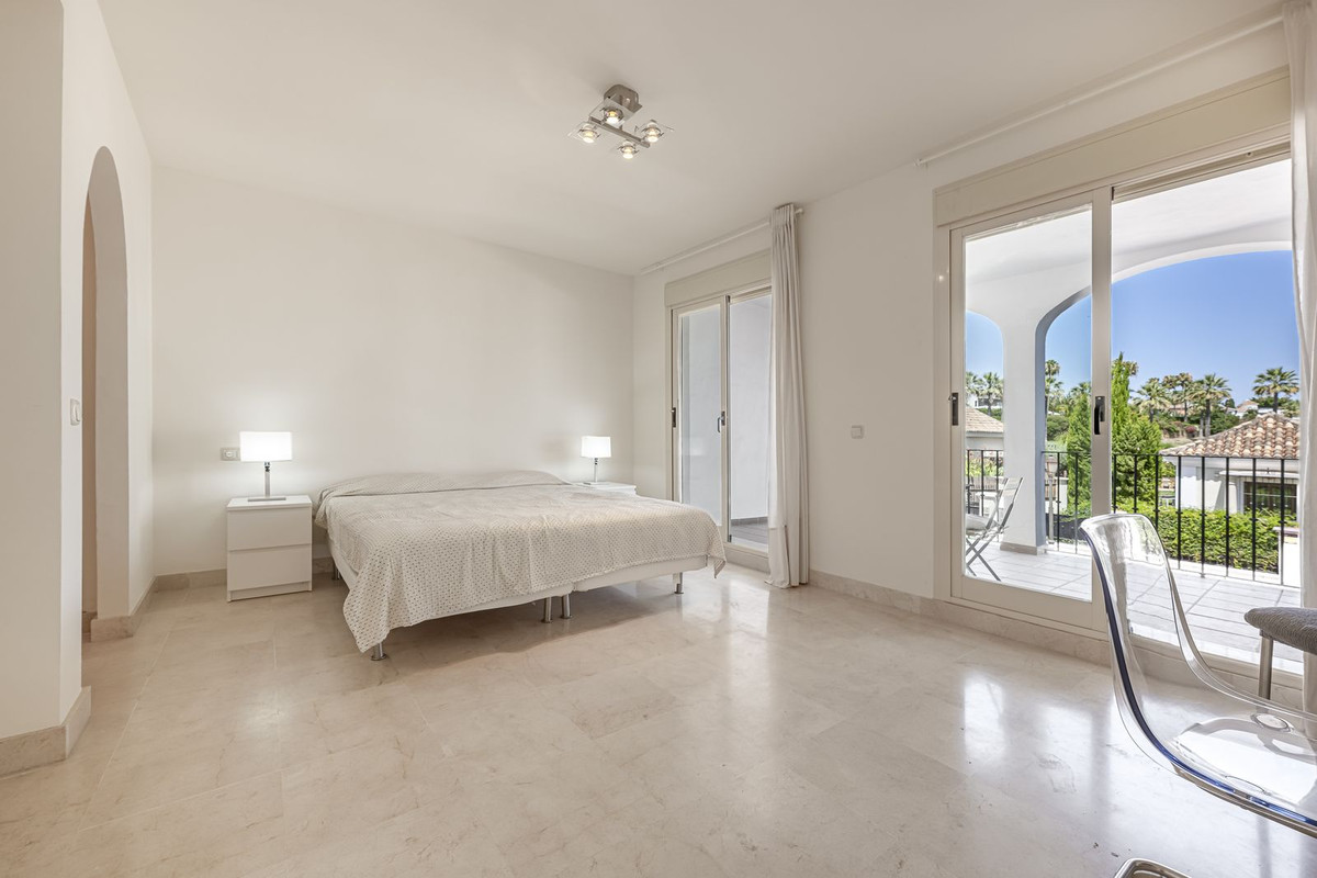 4 Bedroom Townhouse in Marbella - Photo 27
