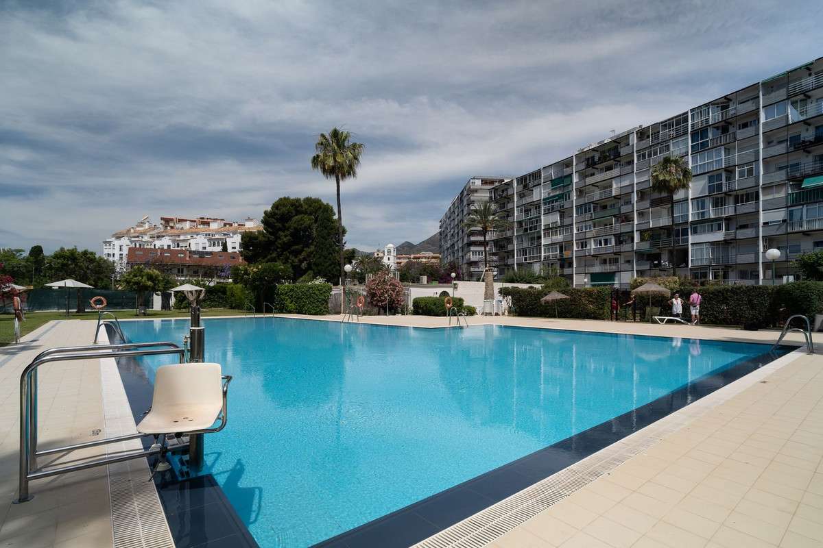 2 Bedroom Apartment in Benalmádena - Photo 17