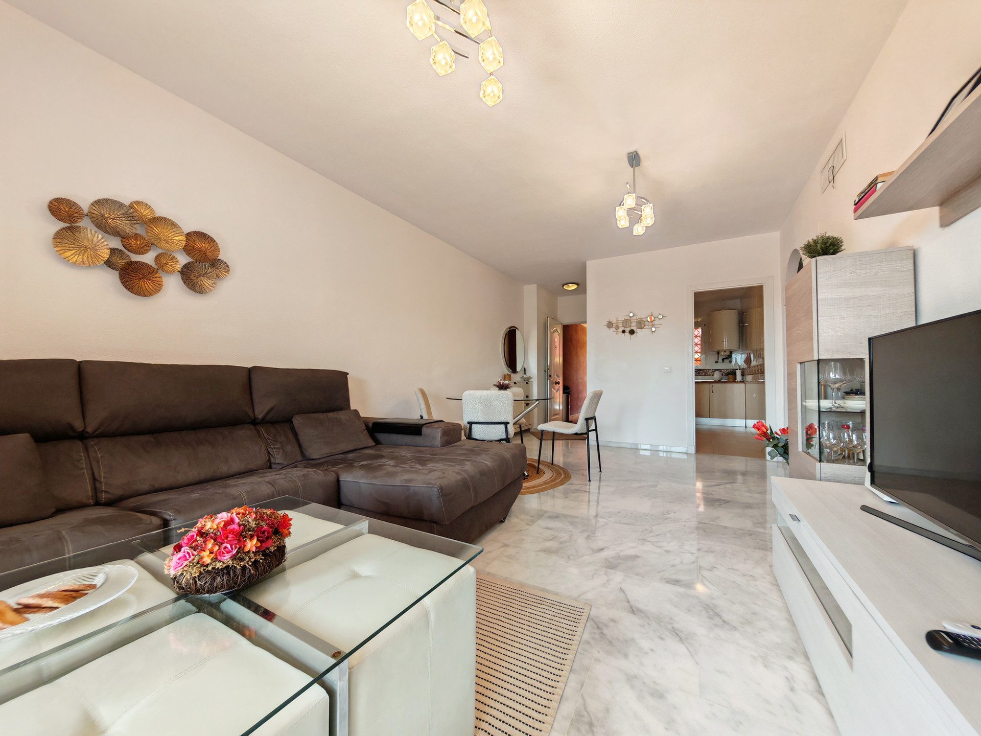 2 Bedroom Apartment in Marbella - Photo 3