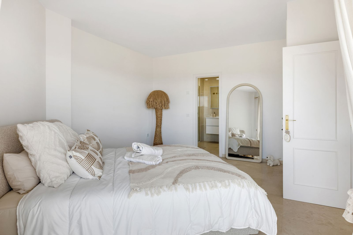 1 Bedroom Apartment in Estepona - Photo 19