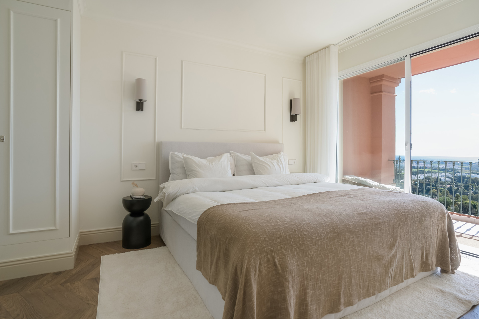 4 Bedroom Townhouse in Benahavís - Photo 19