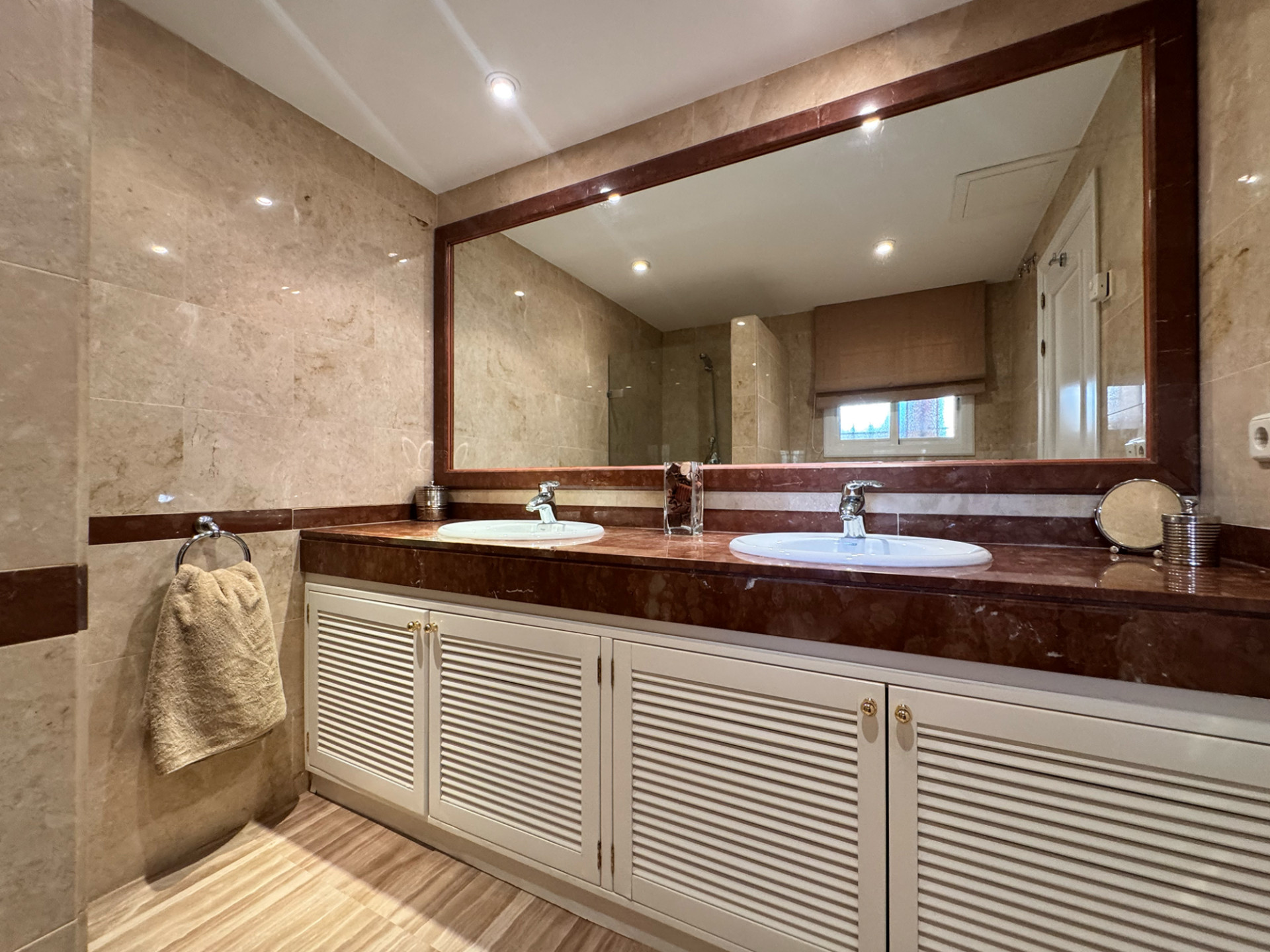 3 Bedroom Apartment in Marbella - Photo 12
