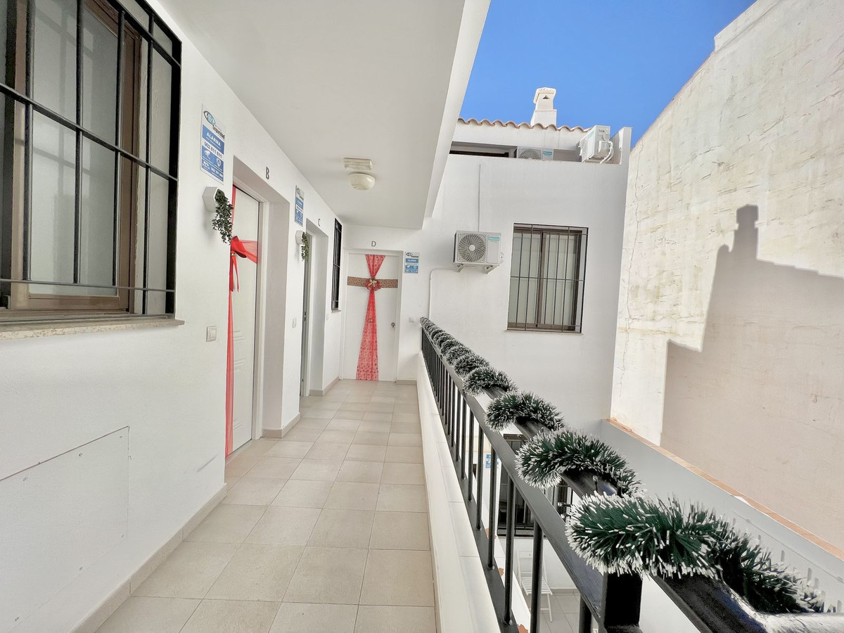 15 Bedroom Apartment in Málaga - Photo 34