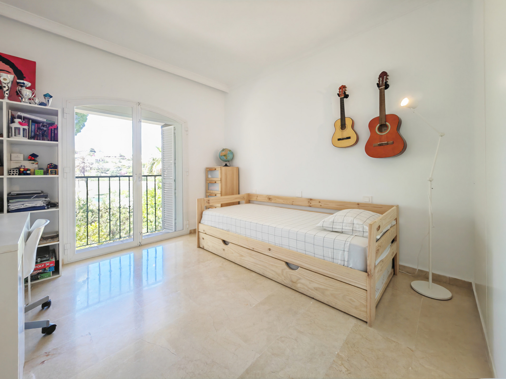 4 Bedroom Townhouse in Benahavís - Photo 19
