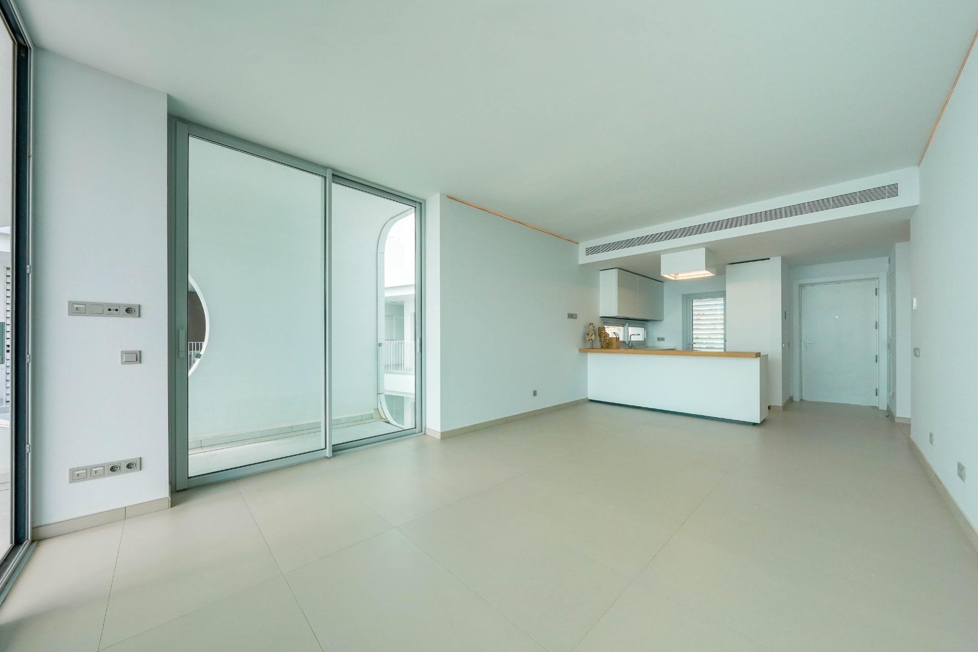 2 Bedroom Penthouse in Benalmádena - Photo 2