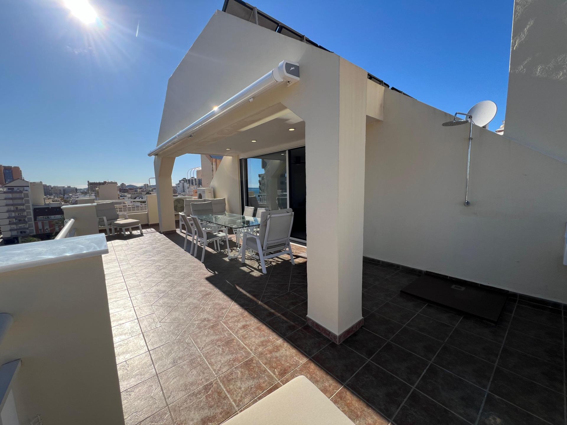 4 Bedroom Penthouse in Fuengirola - Photo 8