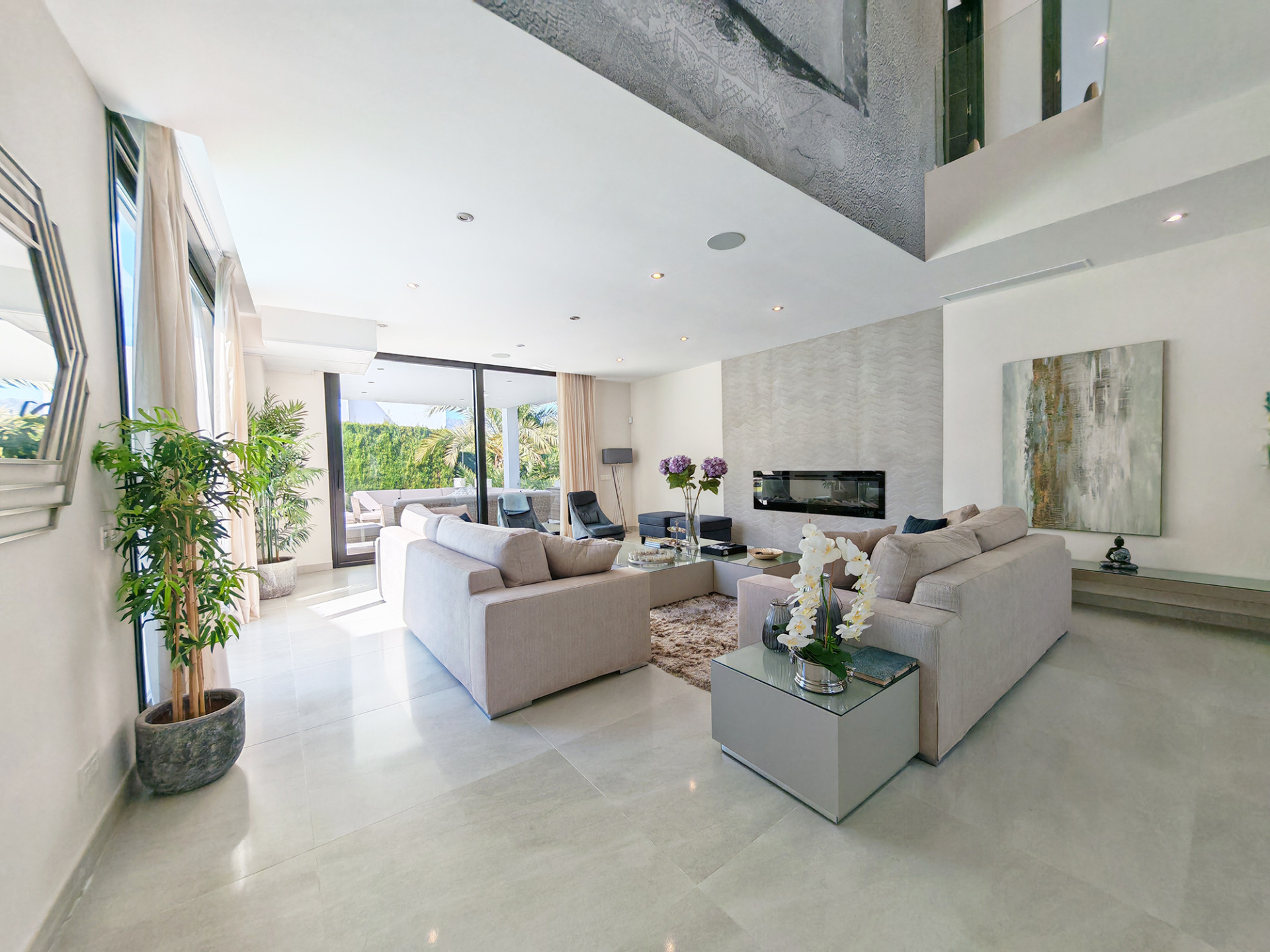 5 Bedroom Villa in Marbella - Photo 6